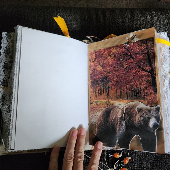 ADORABLE "BEE" Junk Journal, 9in x 6in x 1.75in, 166 pages - Picture 6 of 14